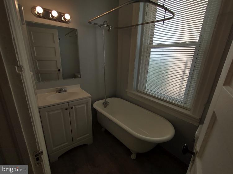 MOUNT VERNON PLACE HISTORIC DISTRICT - Residential Lease