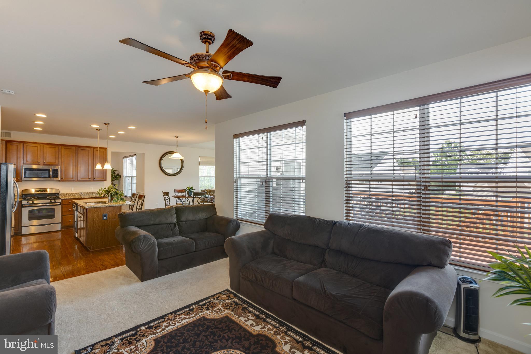 SEASONS LANDING - Residential