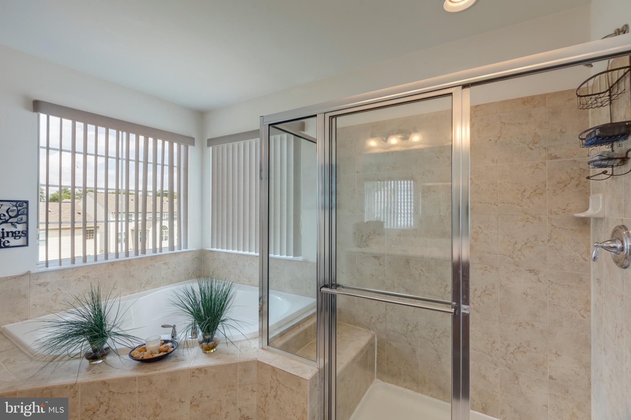 SEASONS LANDING - Residential