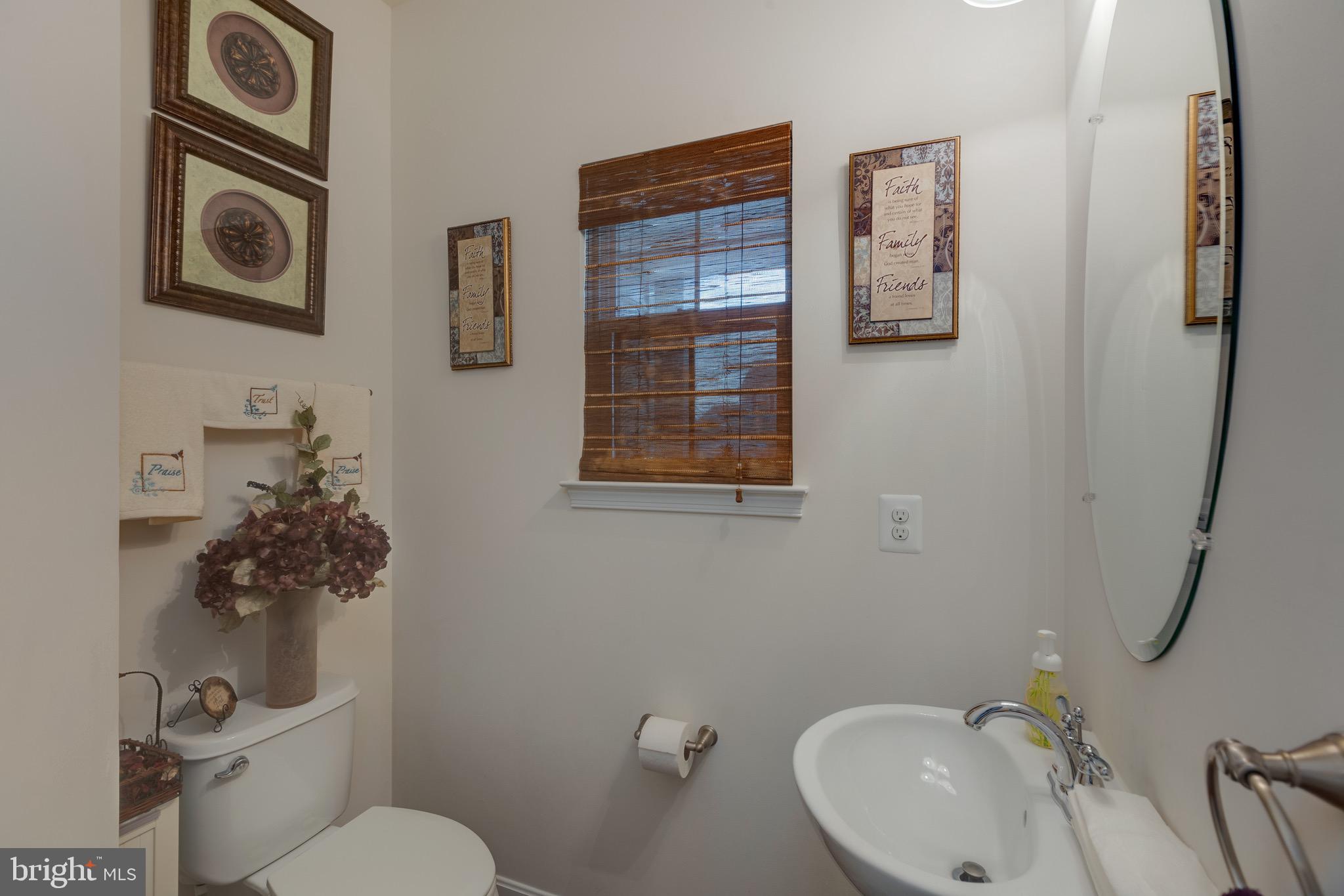 SEASONS LANDING - Residential