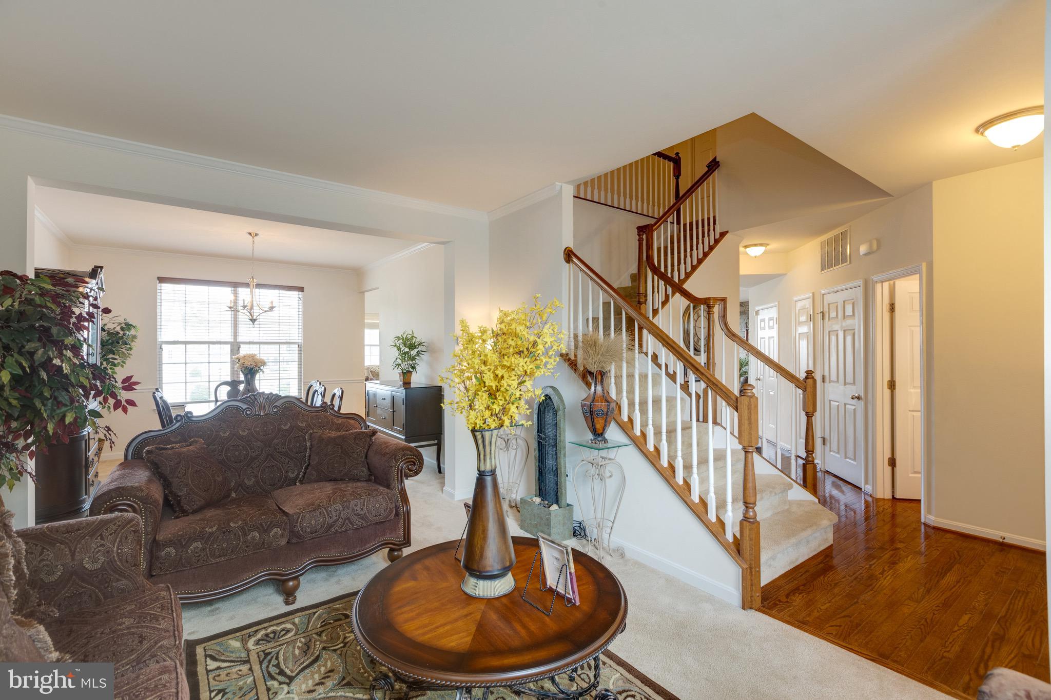 SEASONS LANDING - Residential