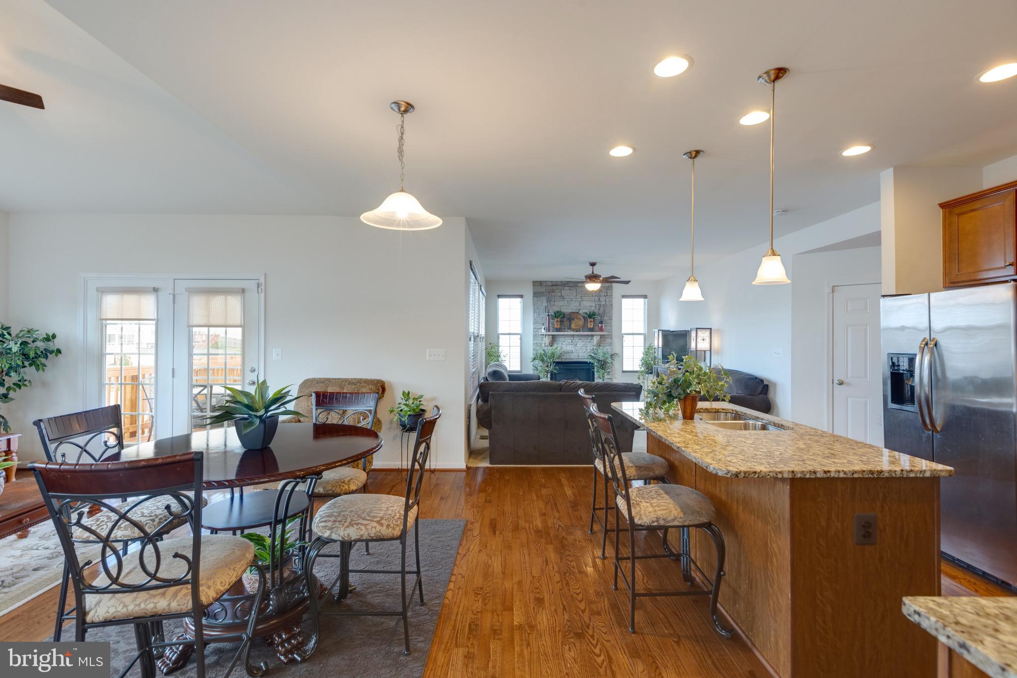 SEASONS LANDING - Residential