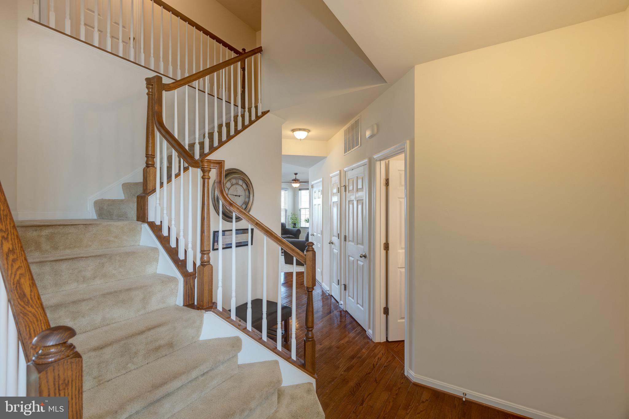 SEASONS LANDING - Residential