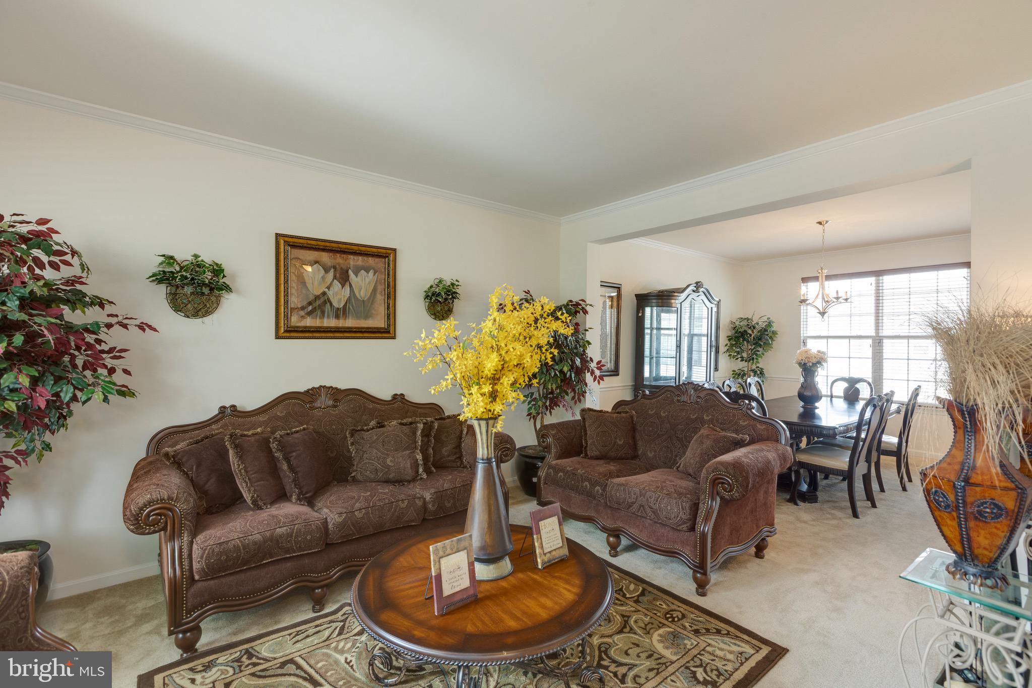 SEASONS LANDING - Residential