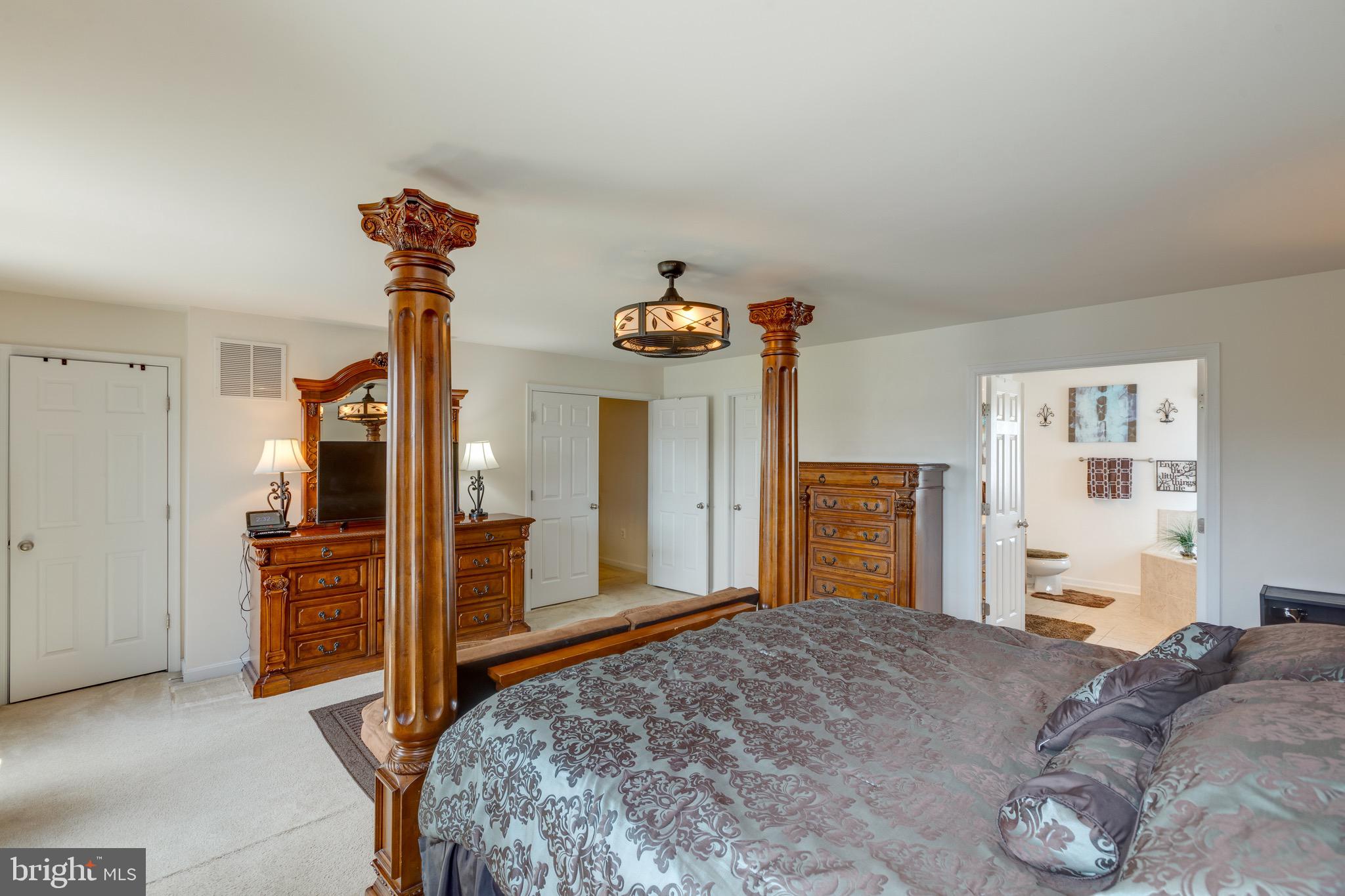 SEASONS LANDING - Residential