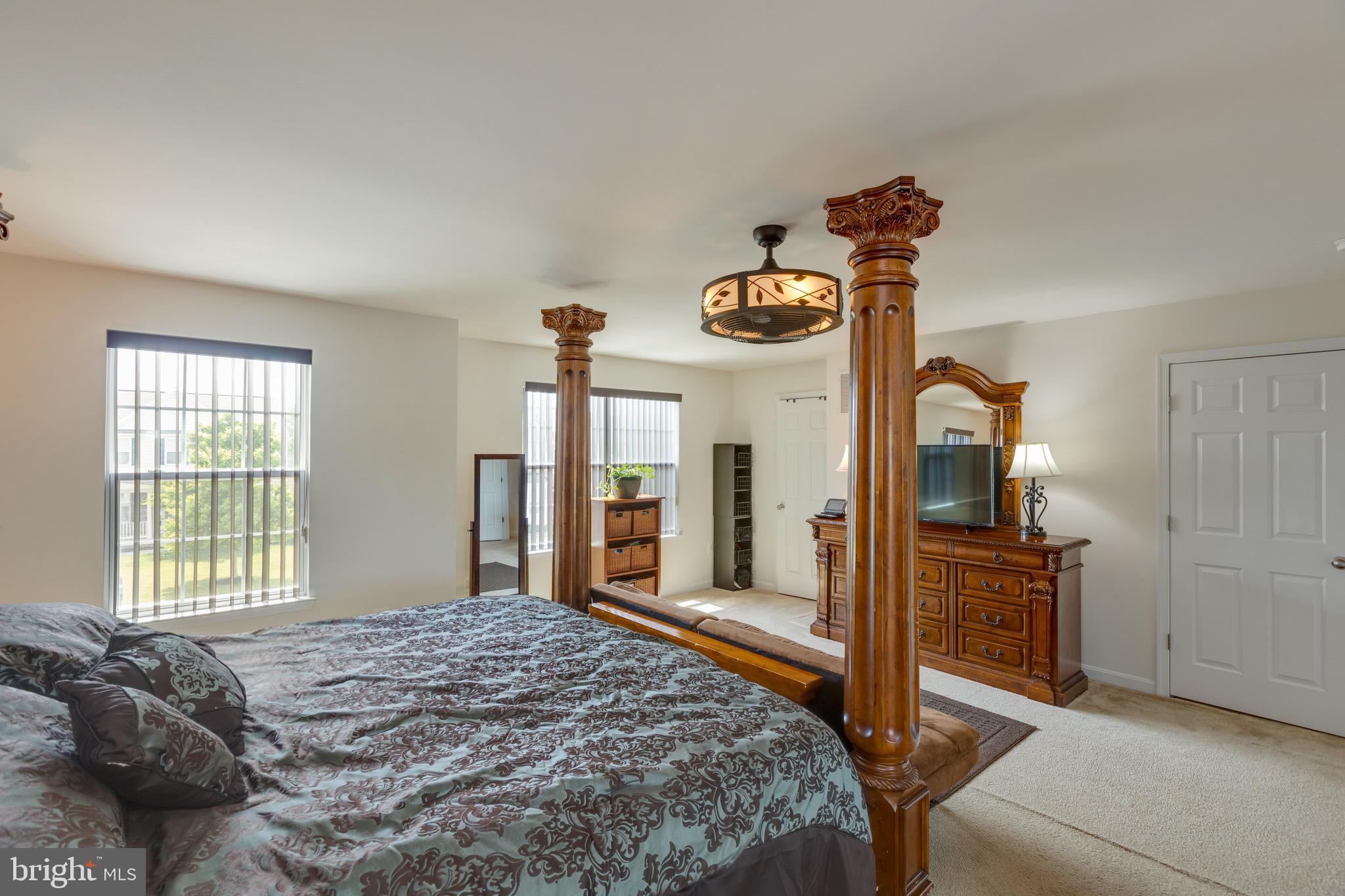 SEASONS LANDING - Residential