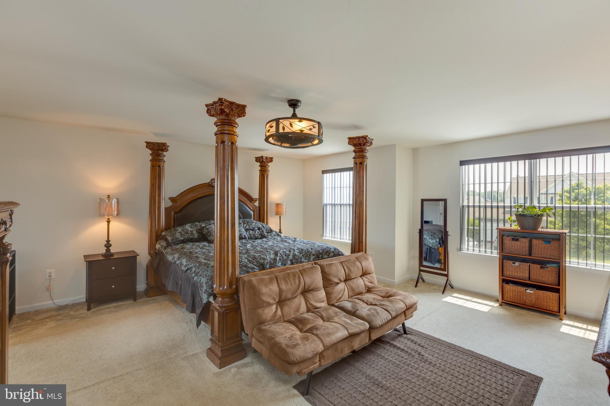 SEASONS LANDING - Residential