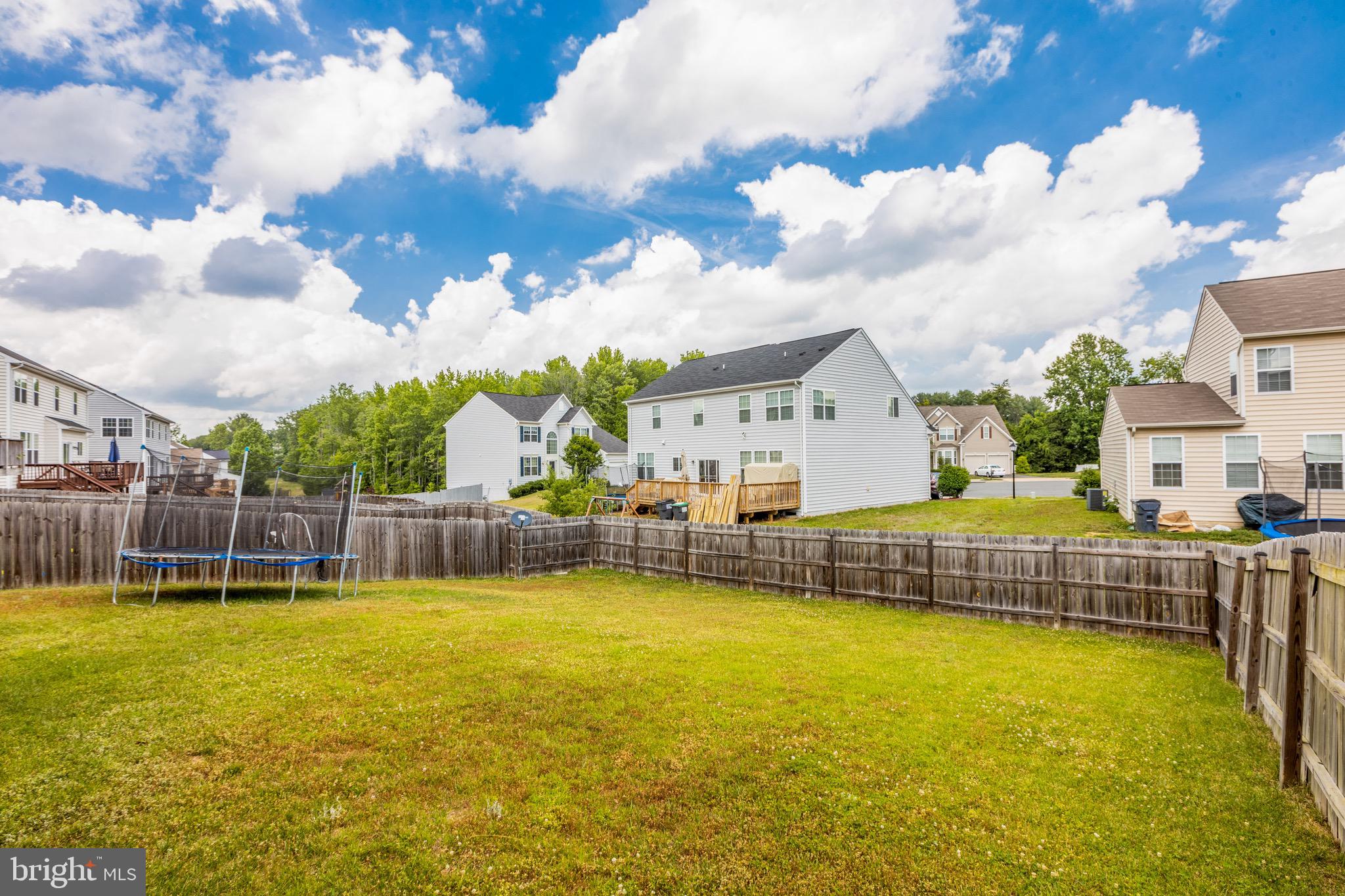 SEASONS LANDING - Residential