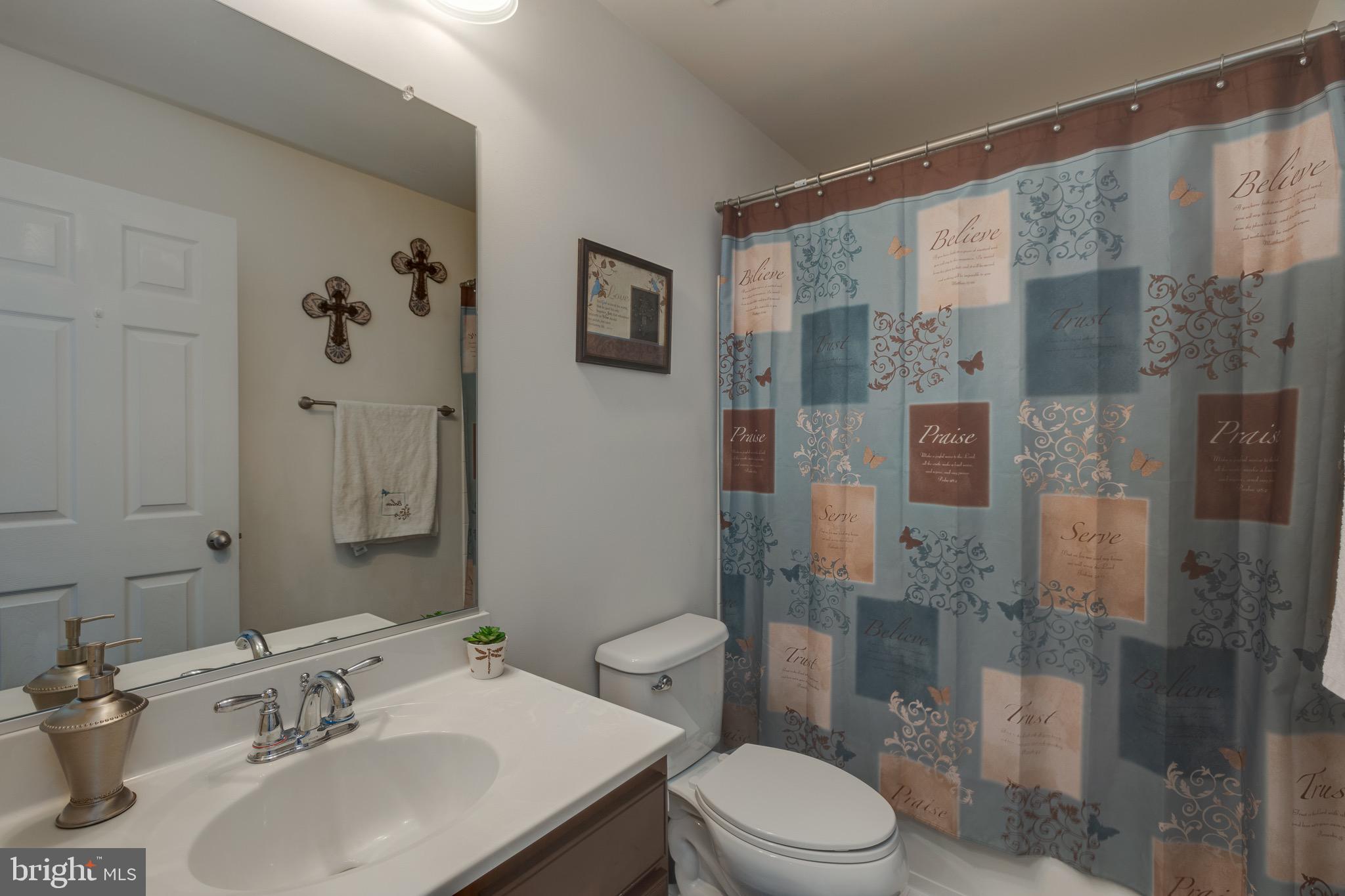 SEASONS LANDING - Residential