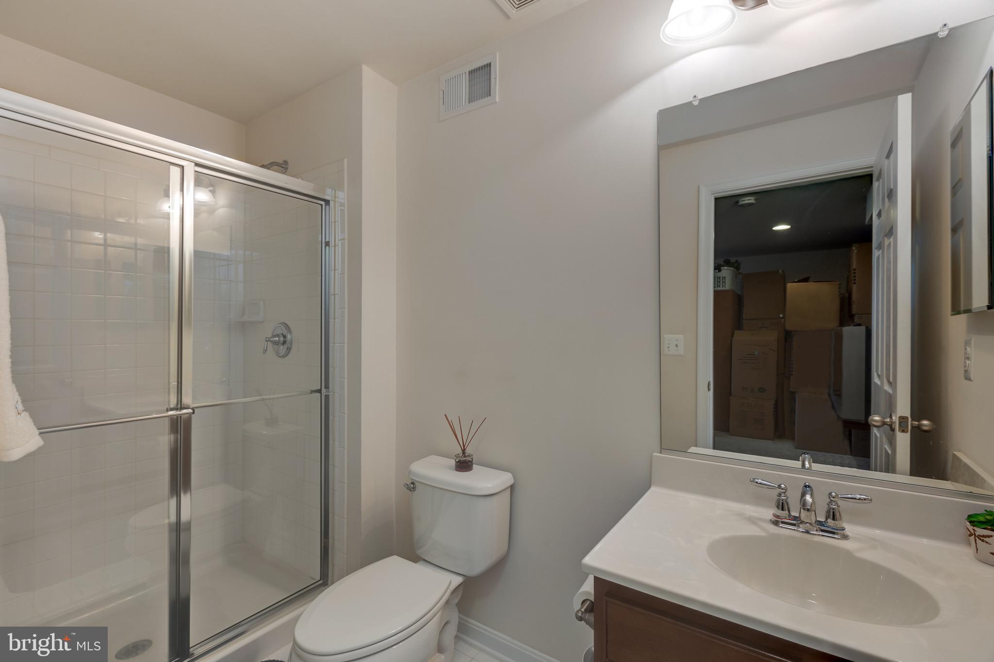 SEASONS LANDING - Residential