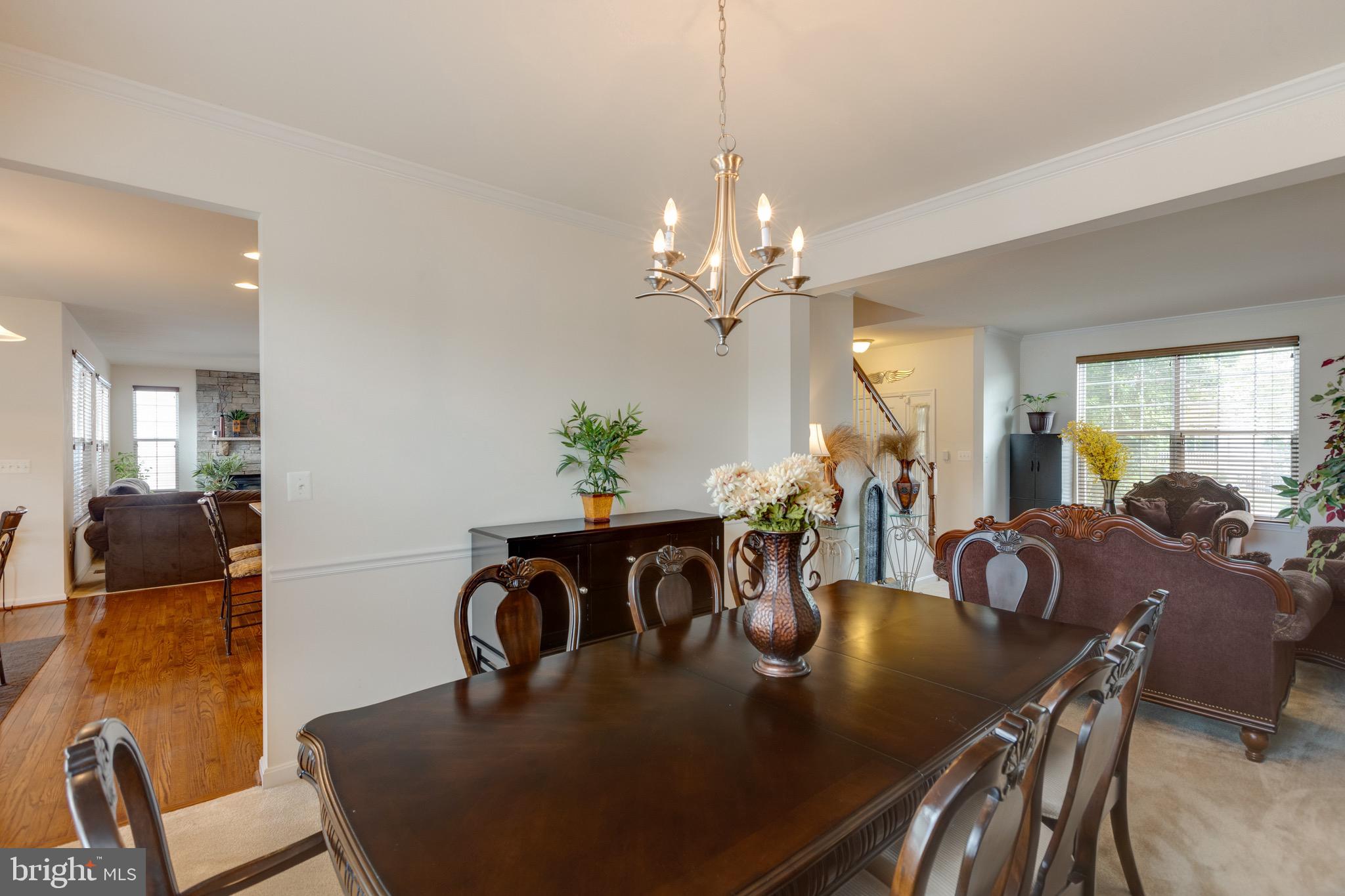 SEASONS LANDING - Residential