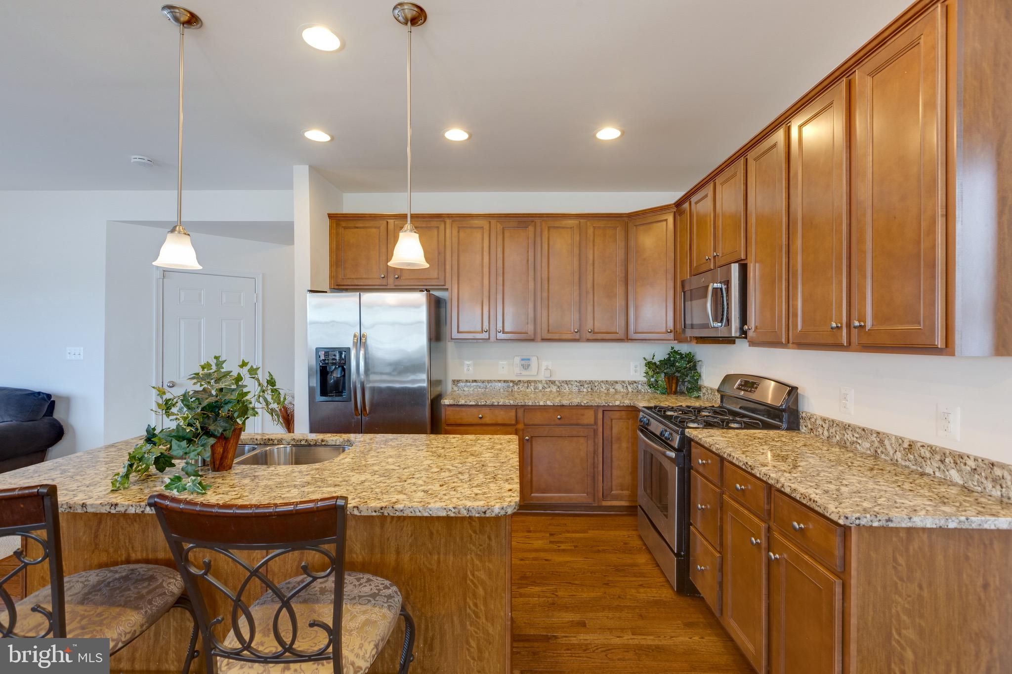 SEASONS LANDING - Residential