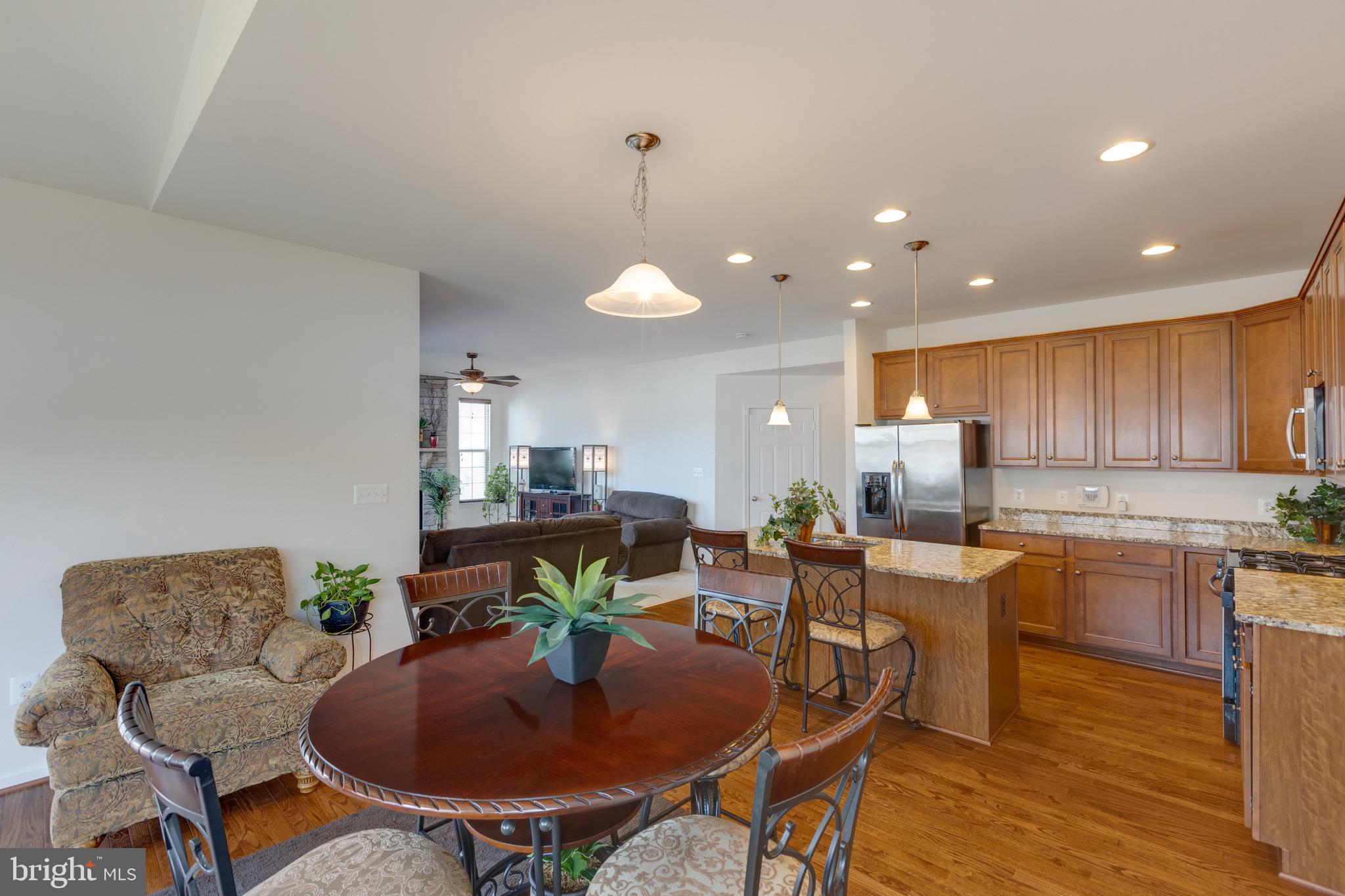 SEASONS LANDING - Residential