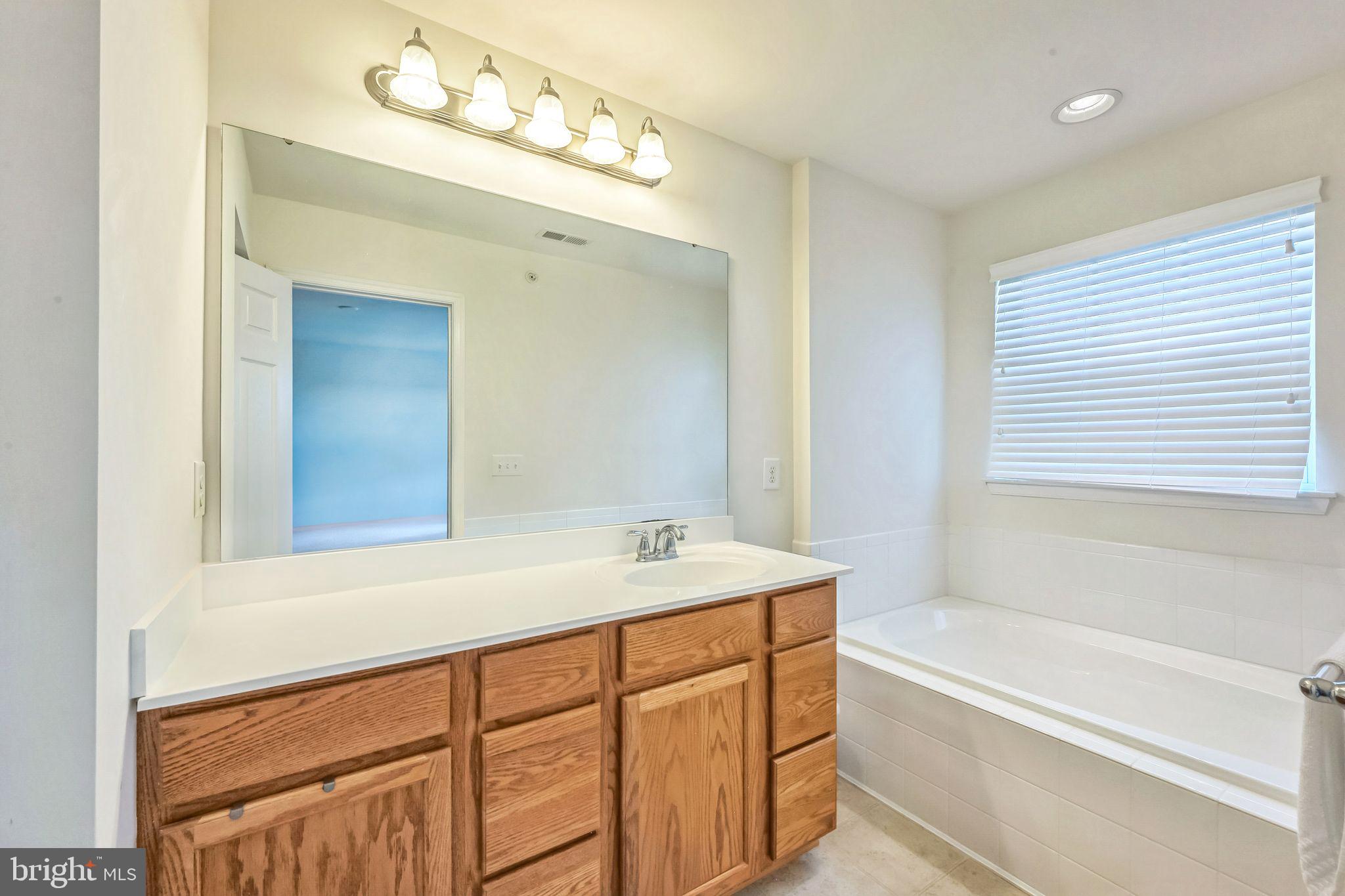 HIGHVIEW AT MONTGOME - Residential