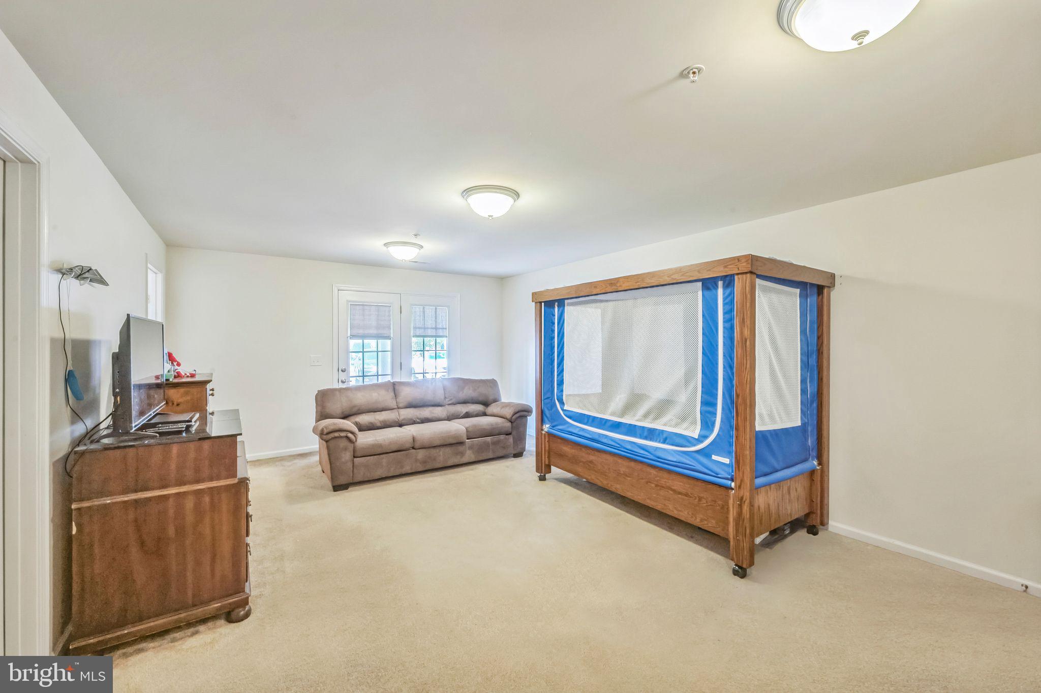 HIGHVIEW AT MONTGOME - Residential