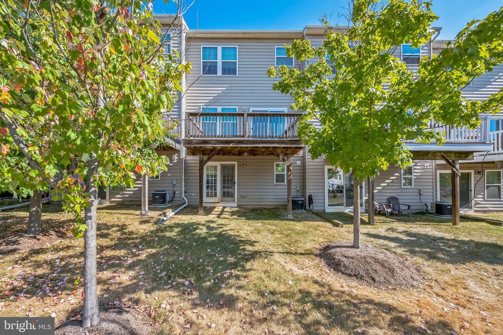 HIGHVIEW AT MONTGOME - Residential