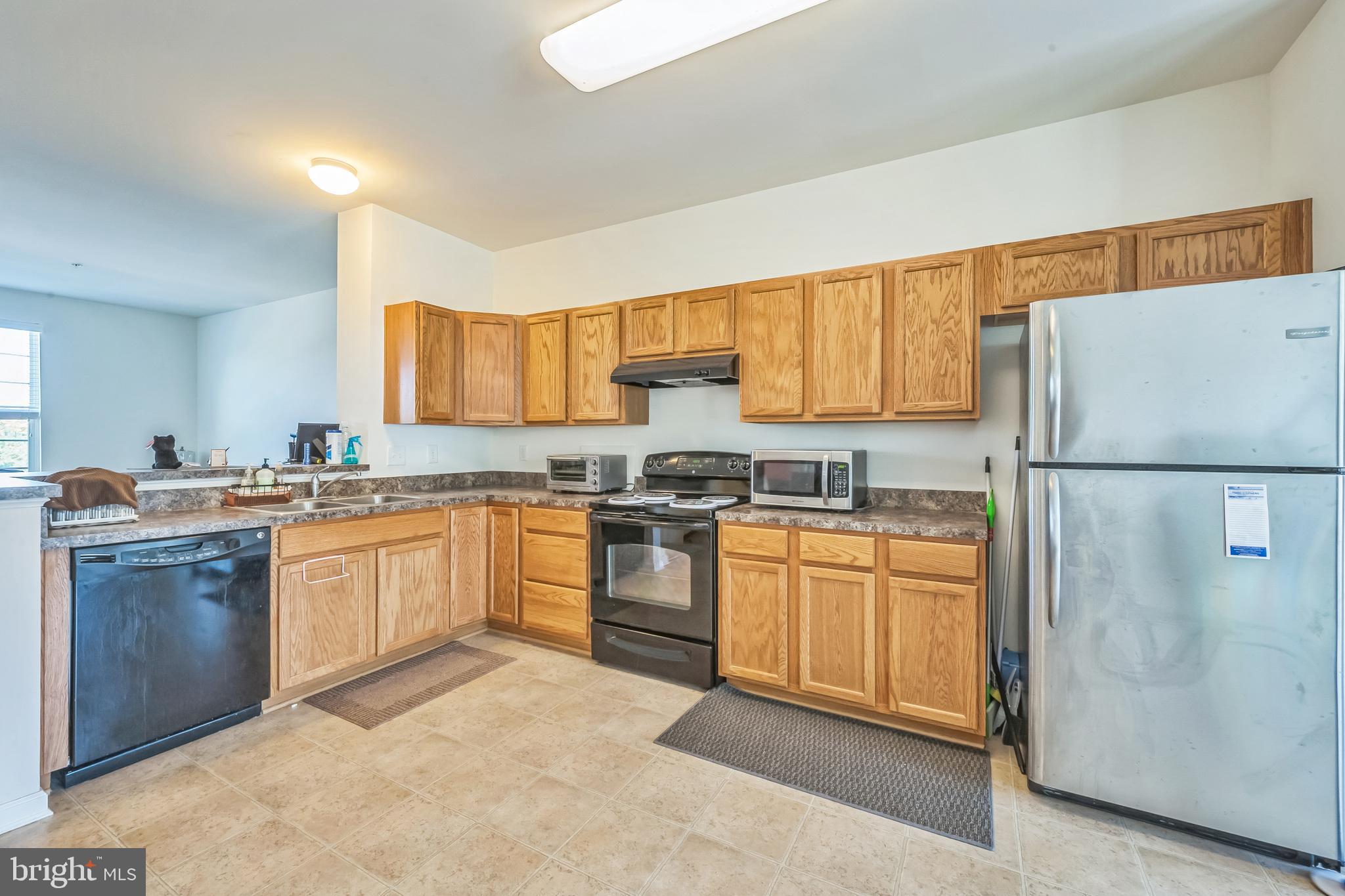 HIGHVIEW AT MONTGOME - Residential