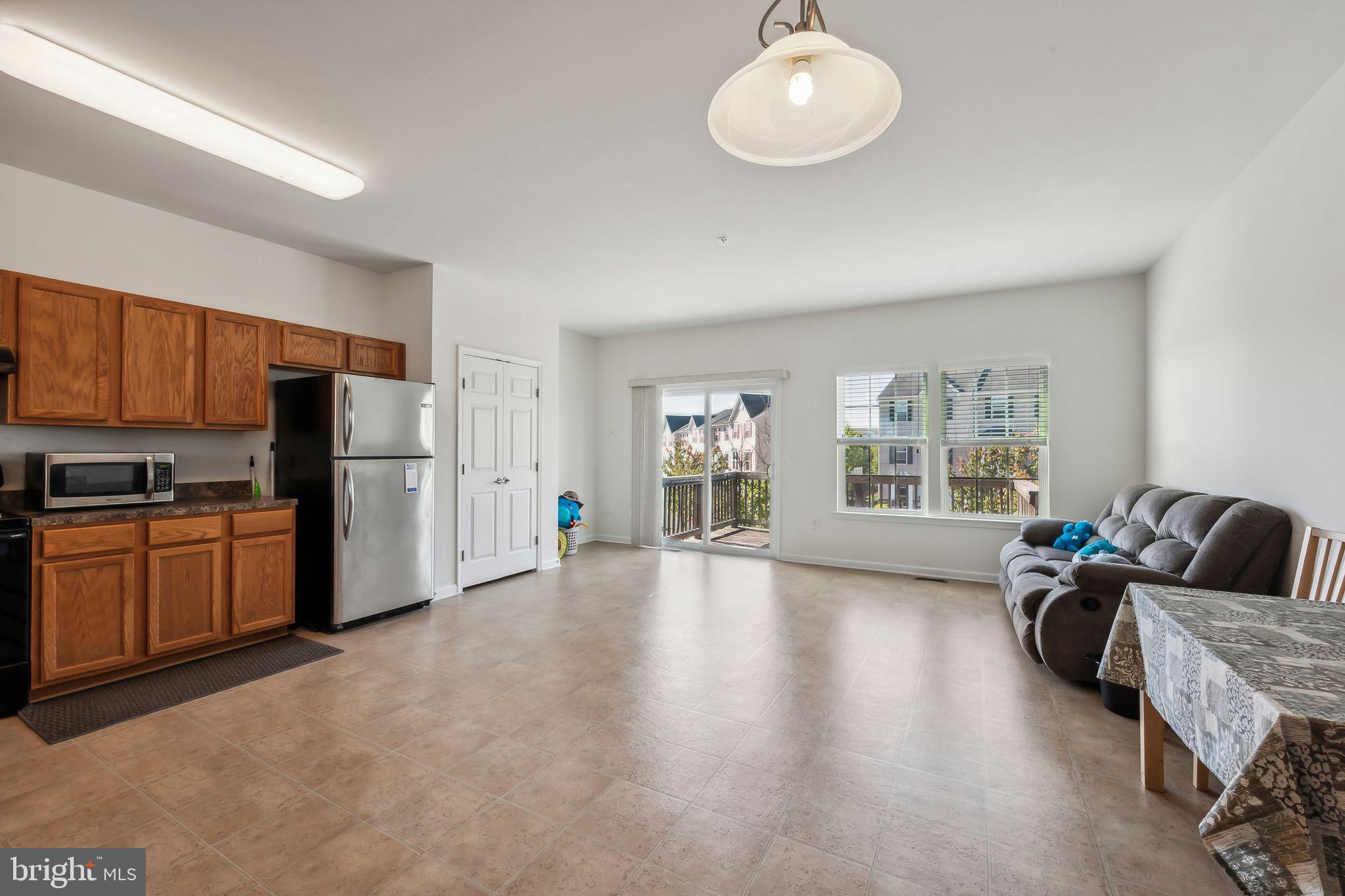 HIGHVIEW AT MONTGOME - Residential