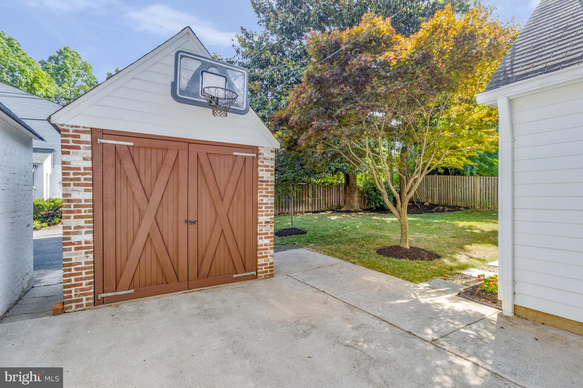 HILLWOOD - Residential