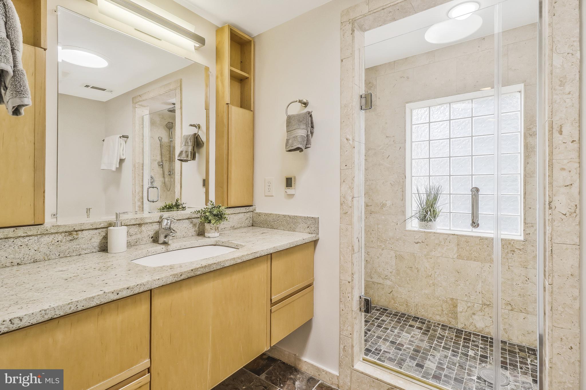 HILLWOOD - Residential