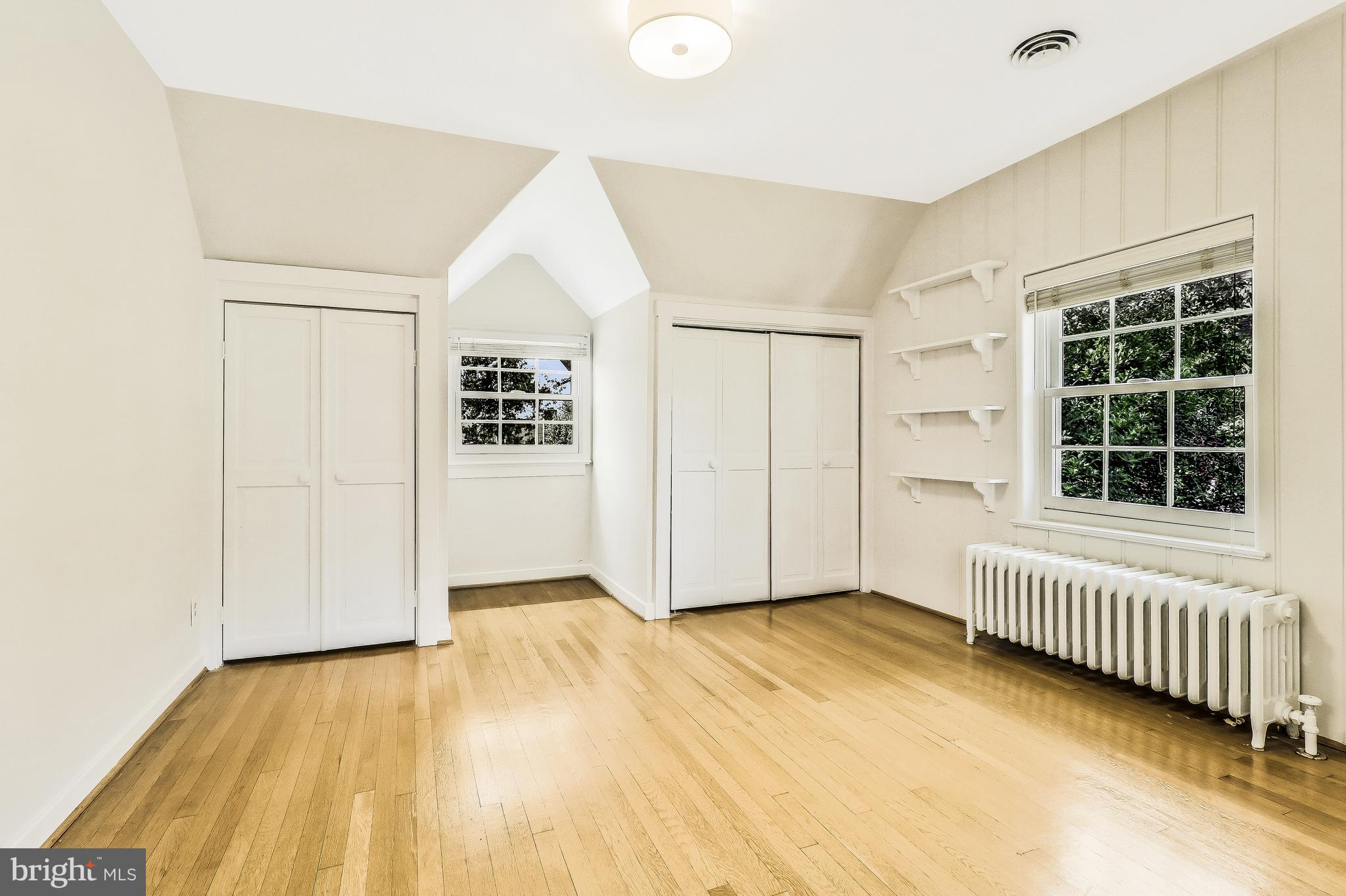 HILLWOOD - Residential