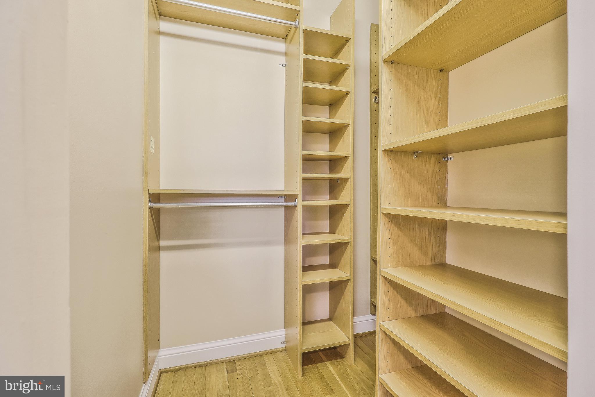 HILLWOOD - Residential