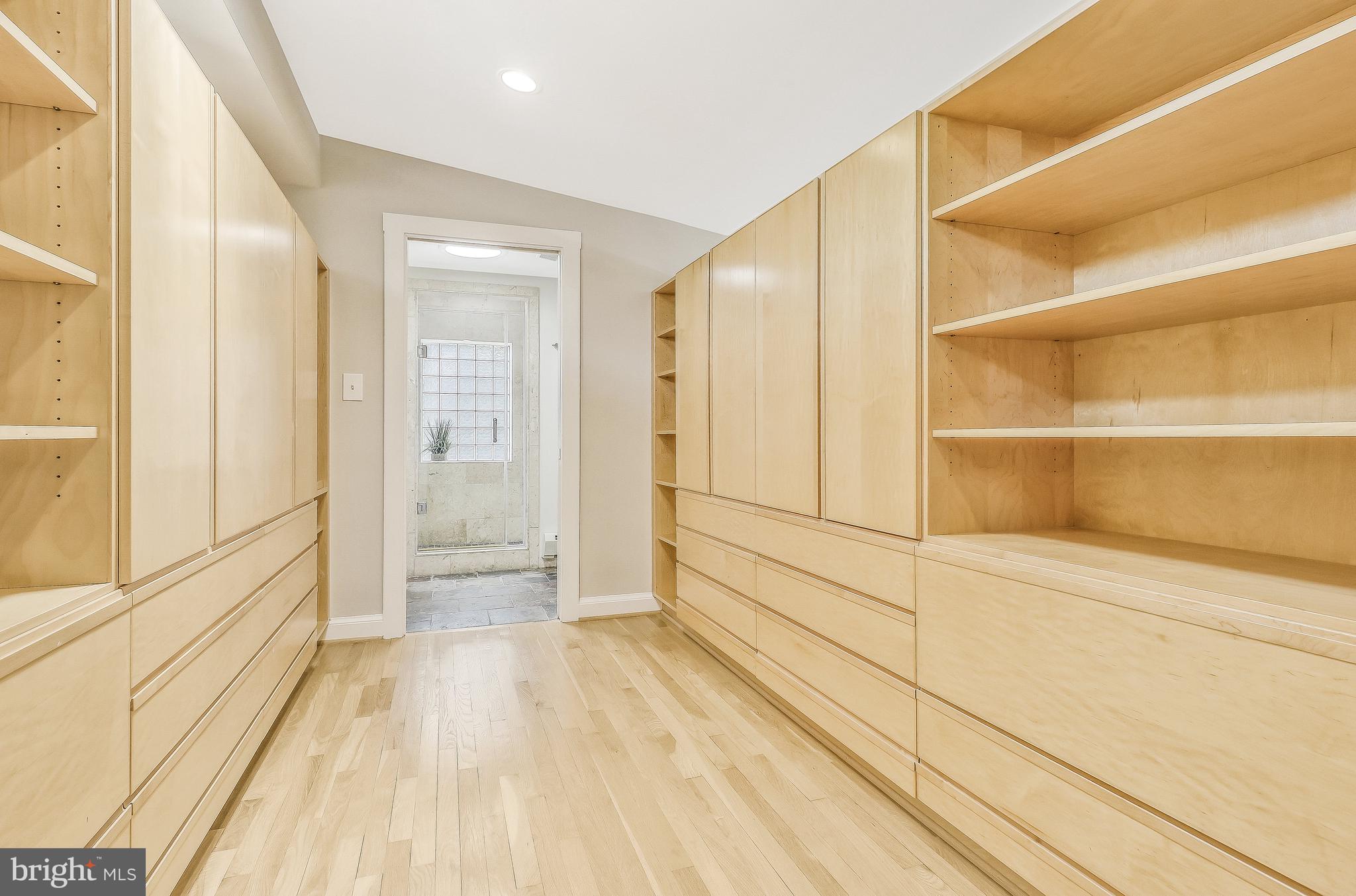 HILLWOOD - Residential