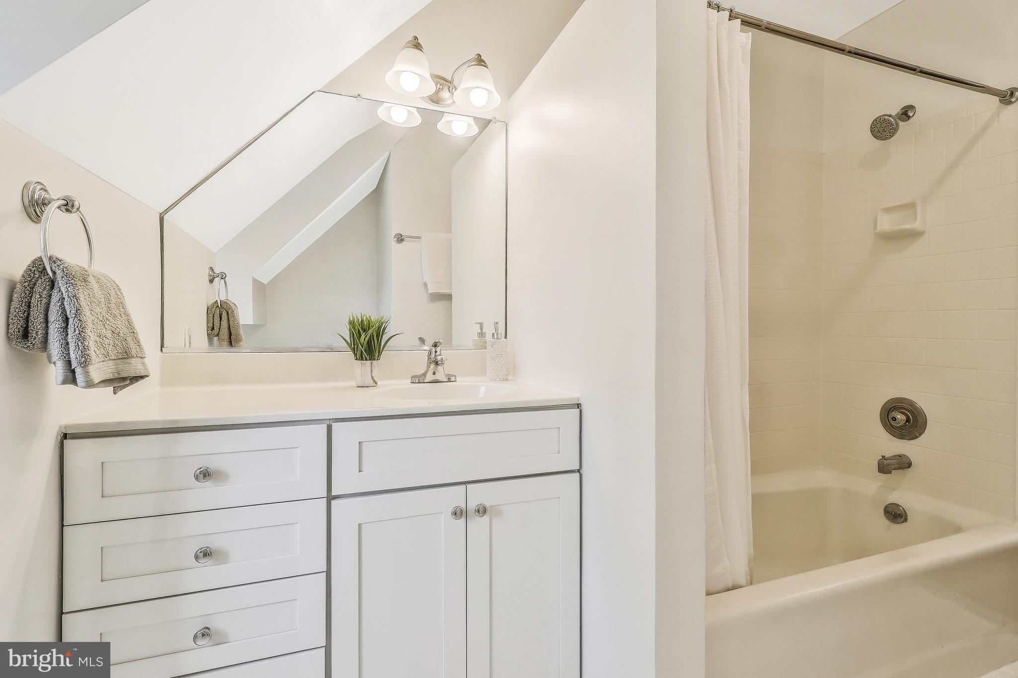 HILLWOOD - Residential