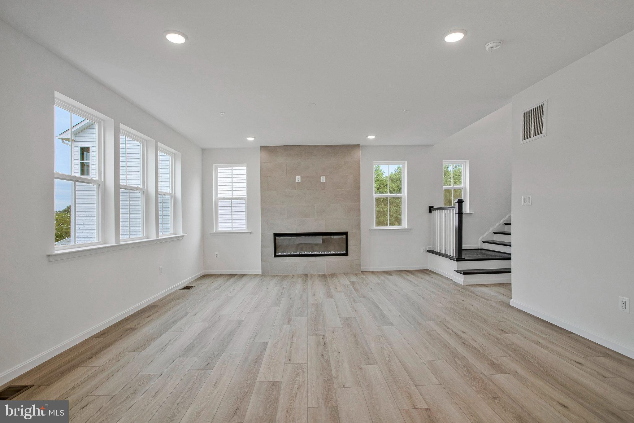 ROBERTS CROSSING - Residential