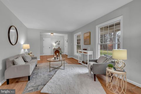 5485 SOLOMONS ISLAND ROAD LOTHIAN MD 20711