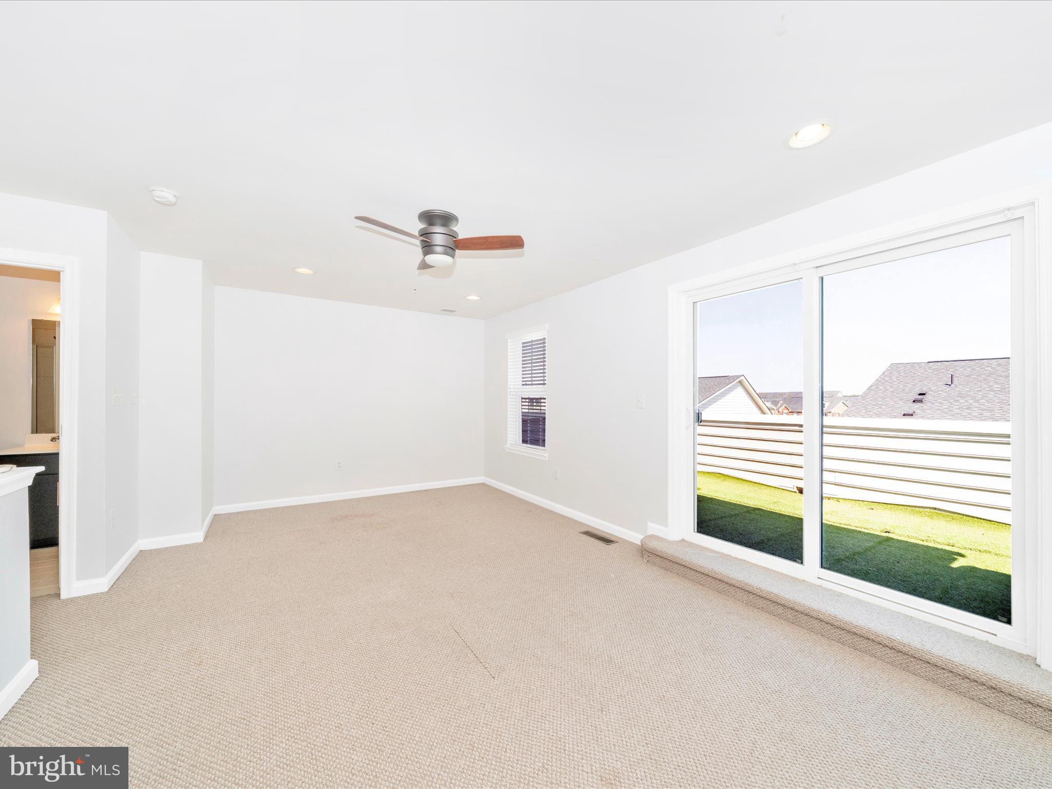 GREENBELT STATION - Residential