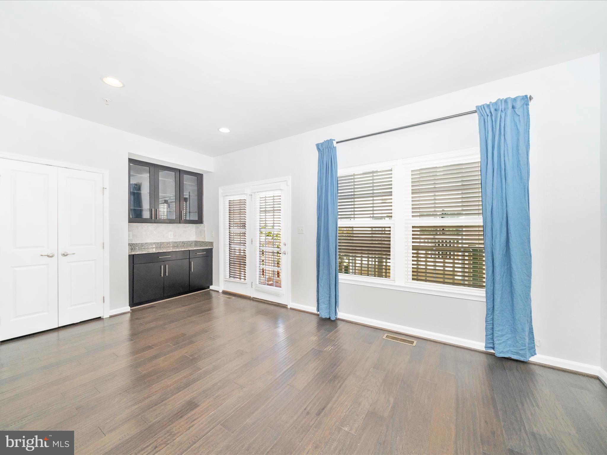 GREENBELT STATION - Residential