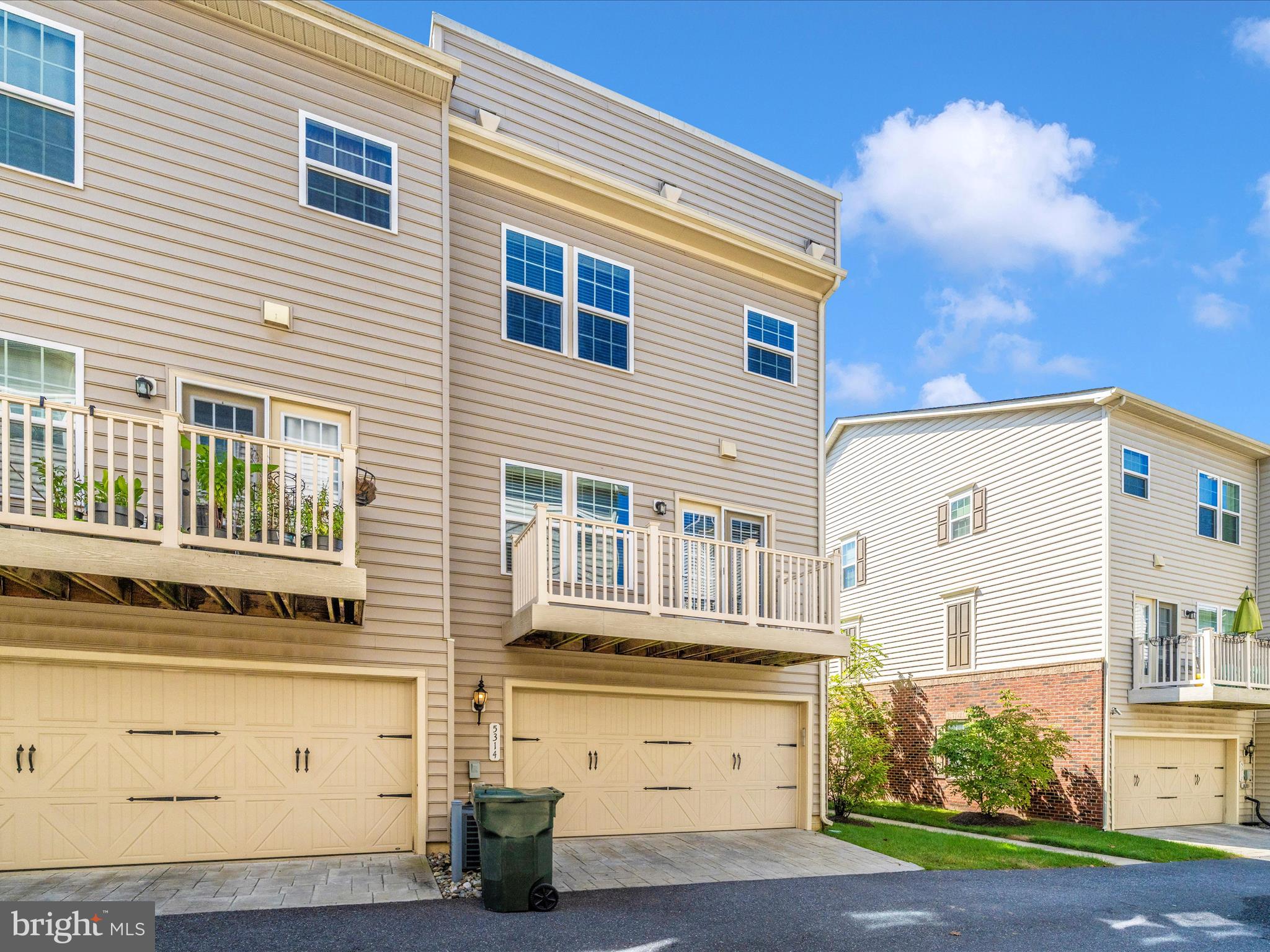 GREENBELT STATION - Residential