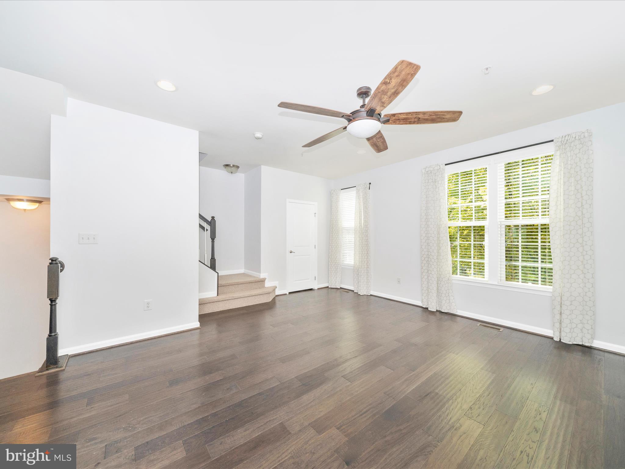 GREENBELT STATION - Residential