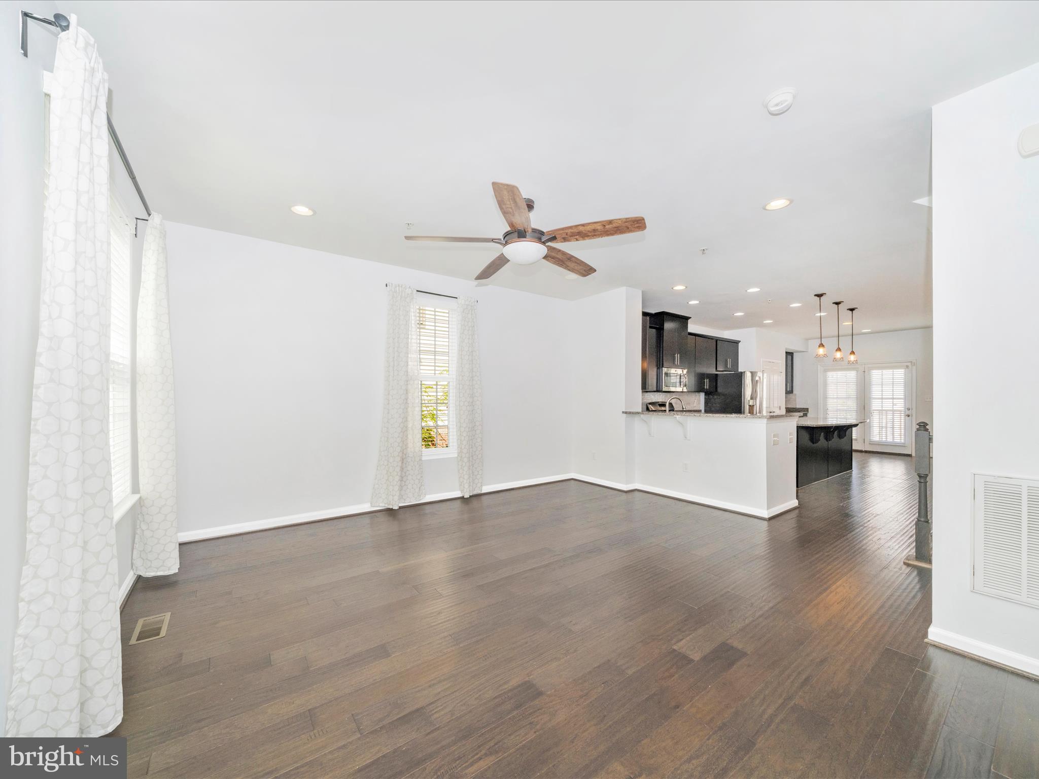 GREENBELT STATION - Residential