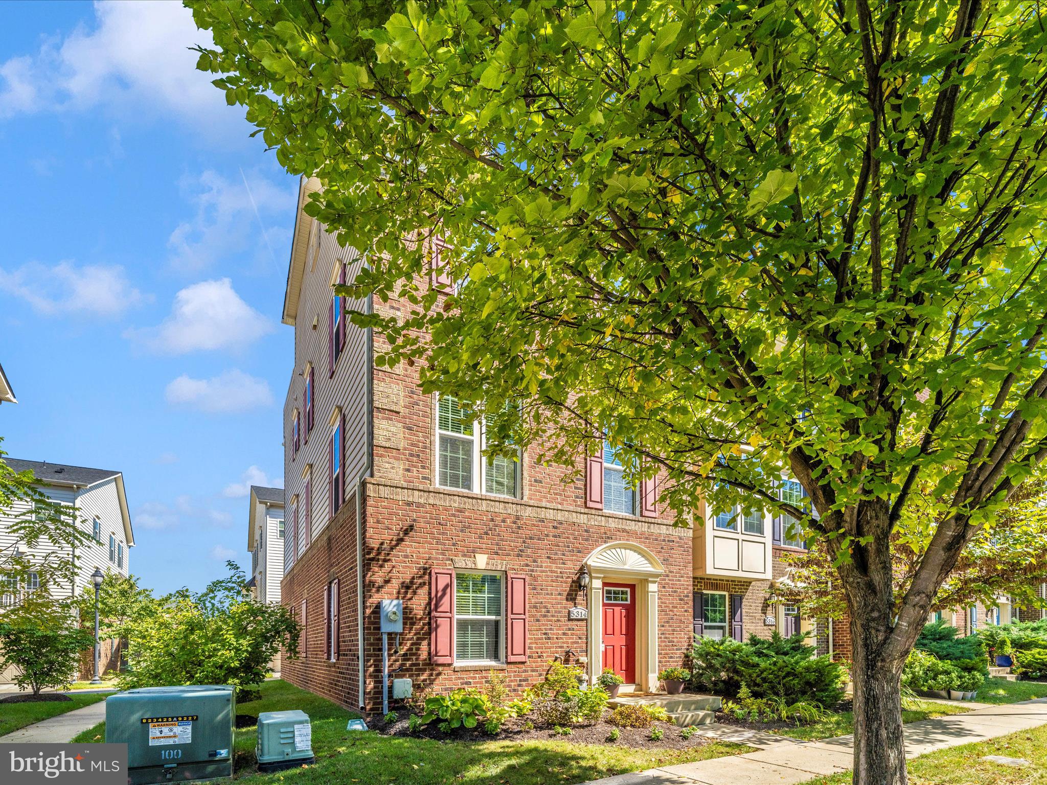 GREENBELT STATION - Residential