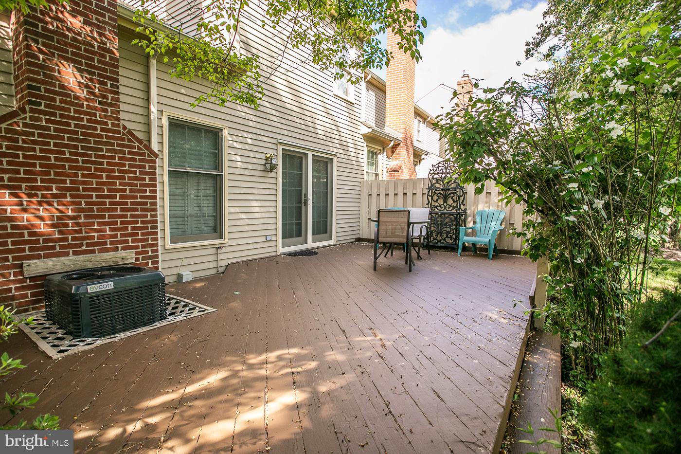 227 TOWYN COURT