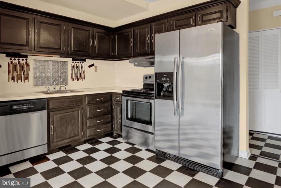FLYING HILLS - Residential Lease