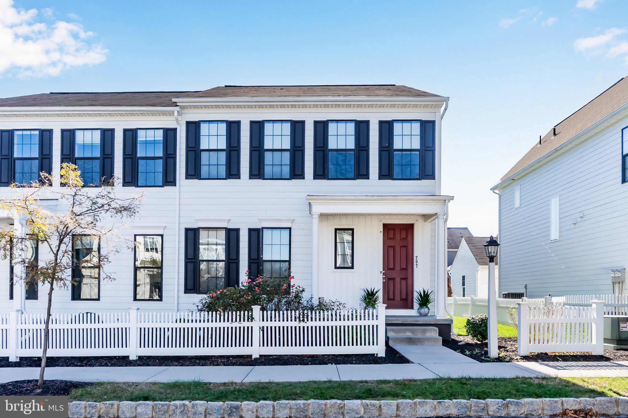 207 HOKE FARM WAY