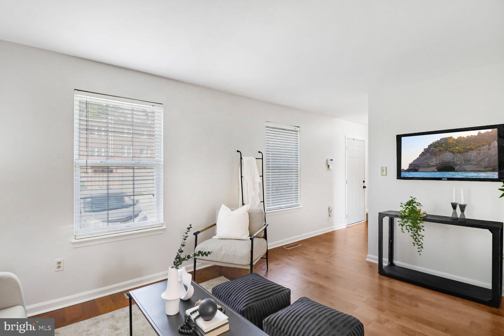 25 POPLAR AVENUE