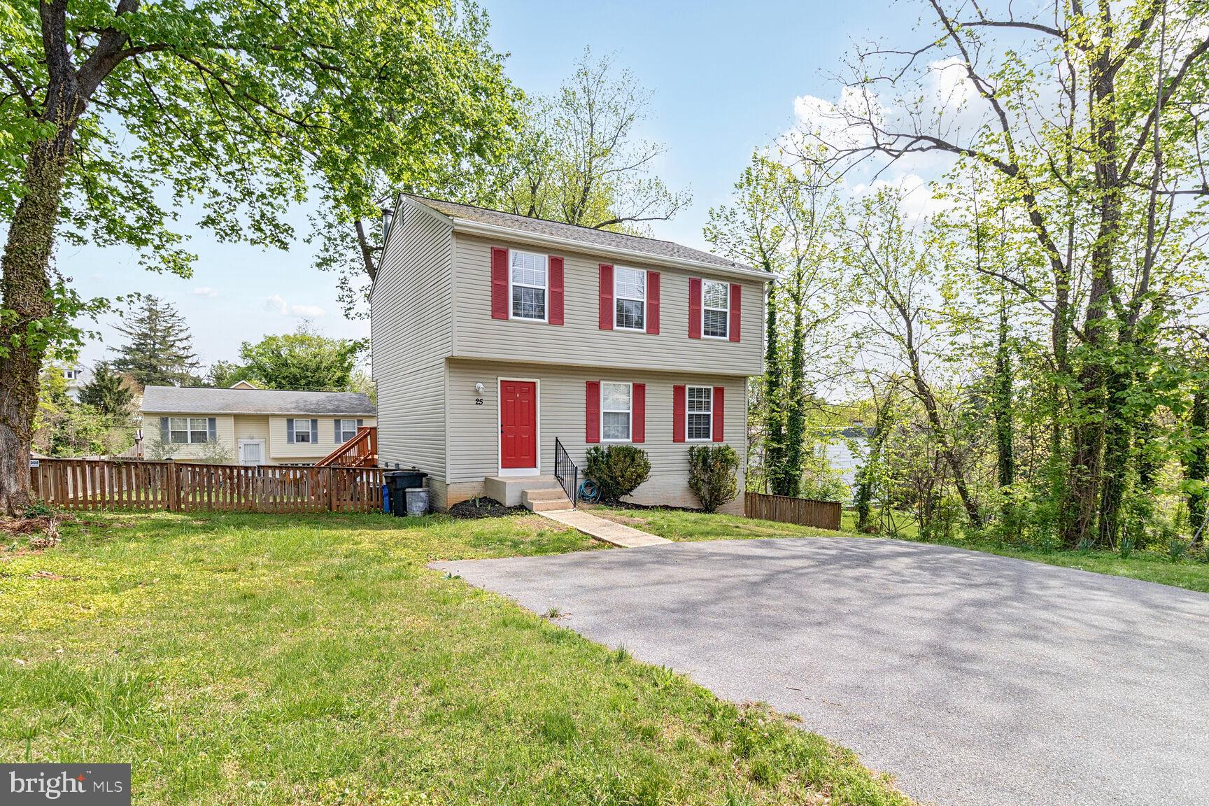 25 POPLAR AVENUE