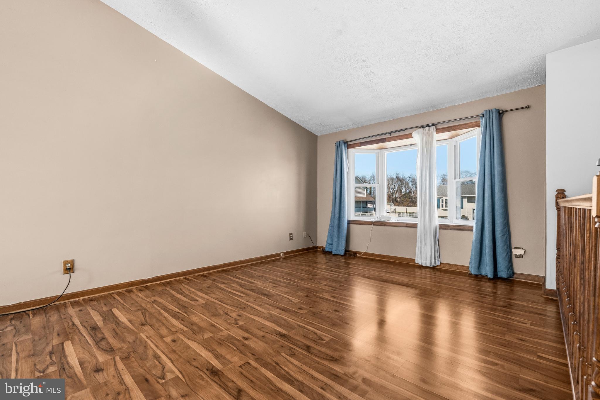 MEADOWBROOKE - Residential