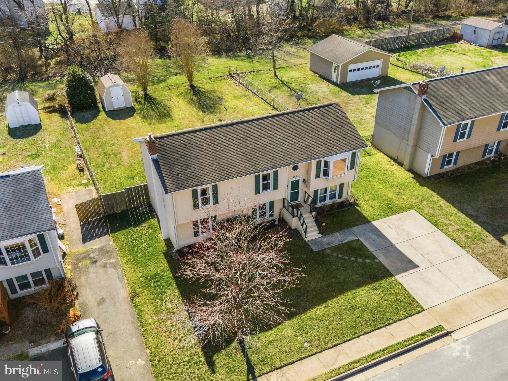 MEADOWBROOKE - Residential