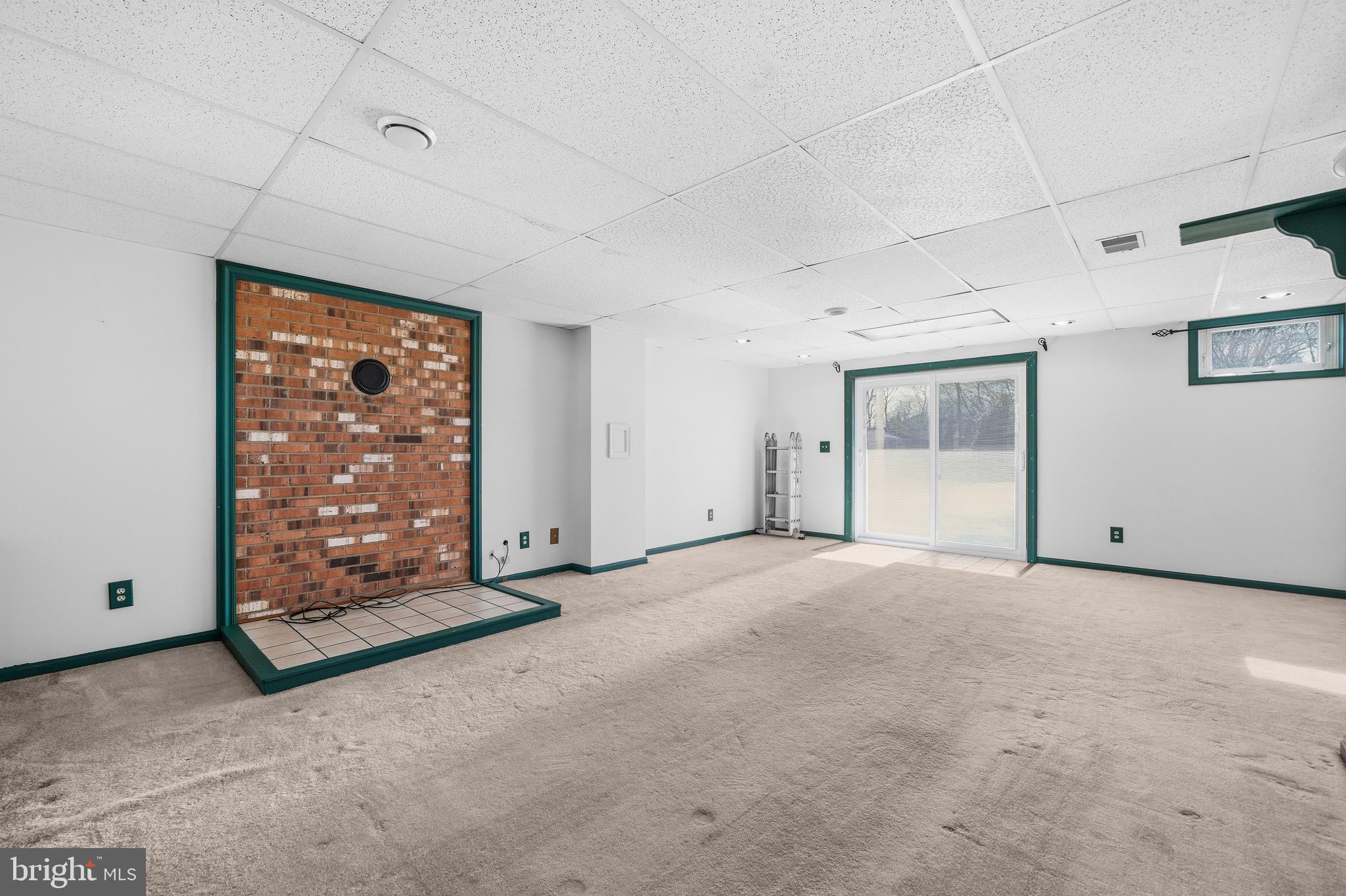 MEADOWBROOKE - Residential