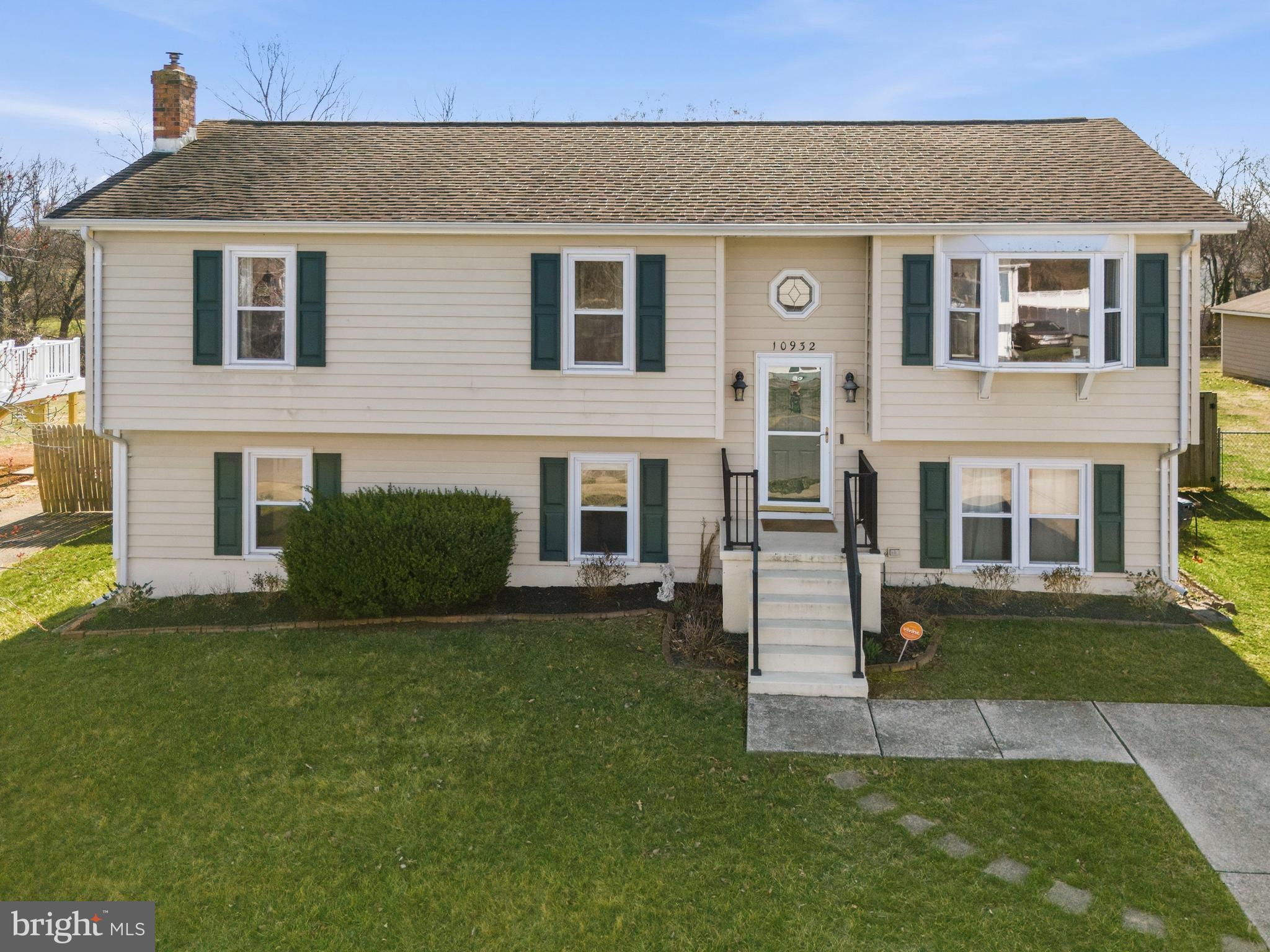 MEADOWBROOKE - Residential