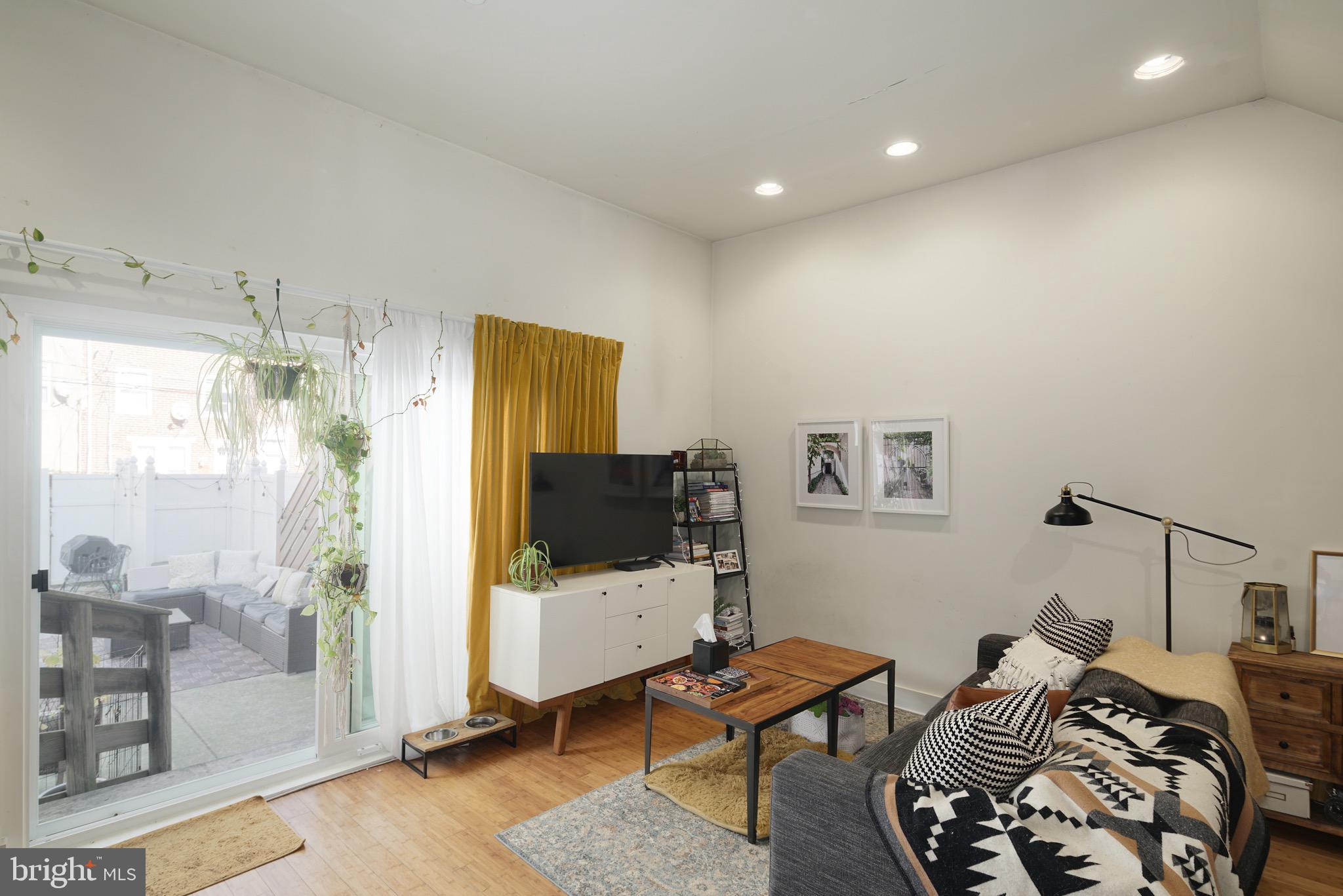 FAIRMOUNT - Residential