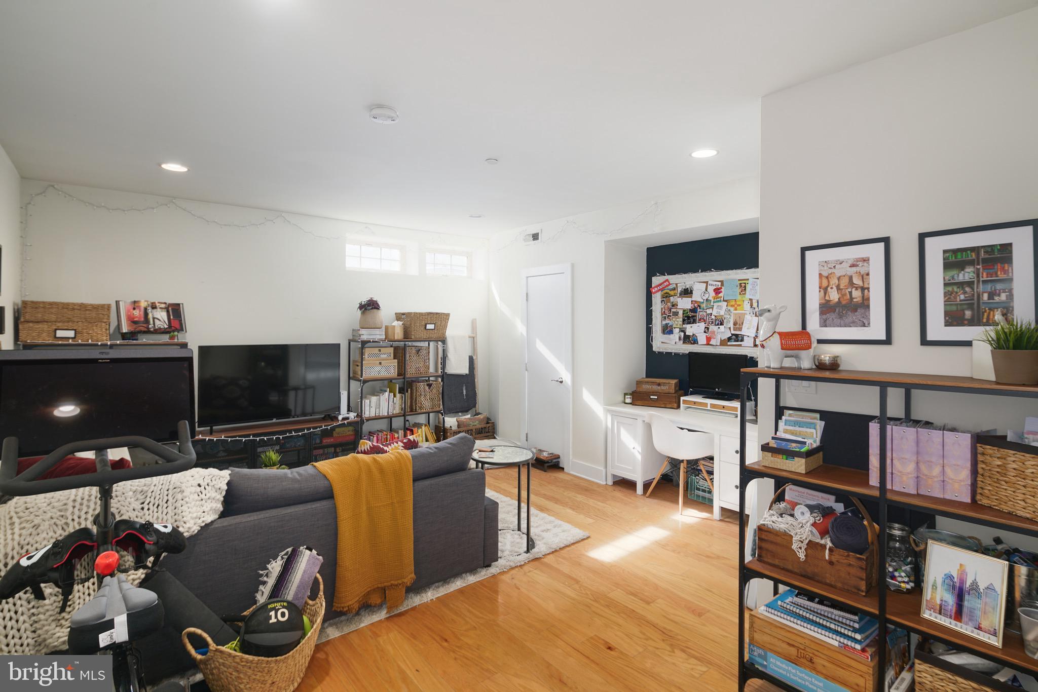 FAIRMOUNT - Residential