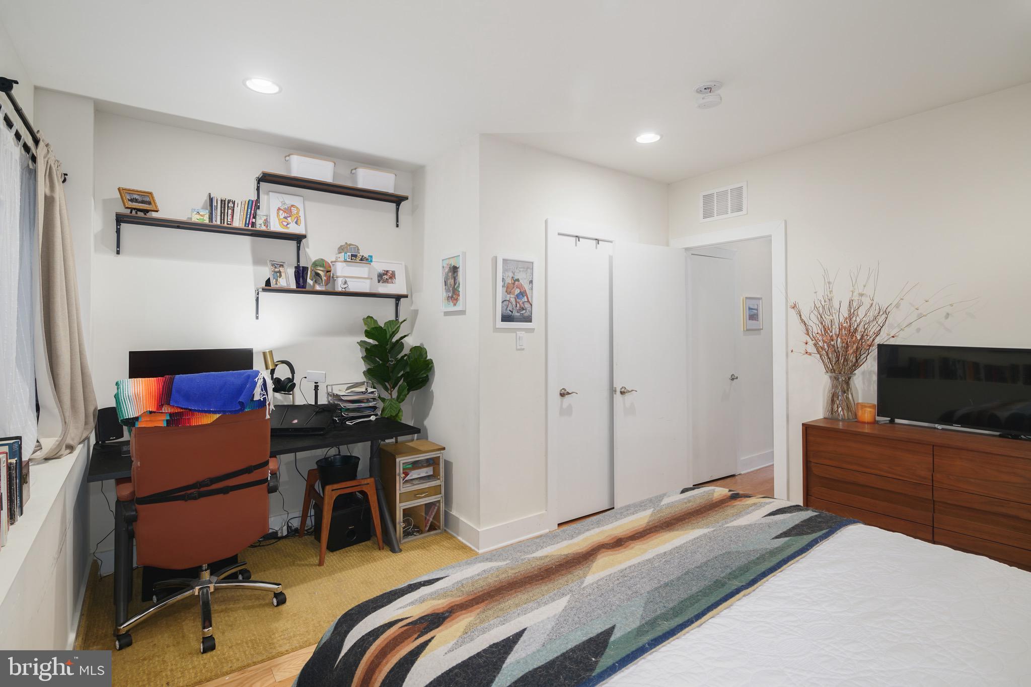 FAIRMOUNT - Residential