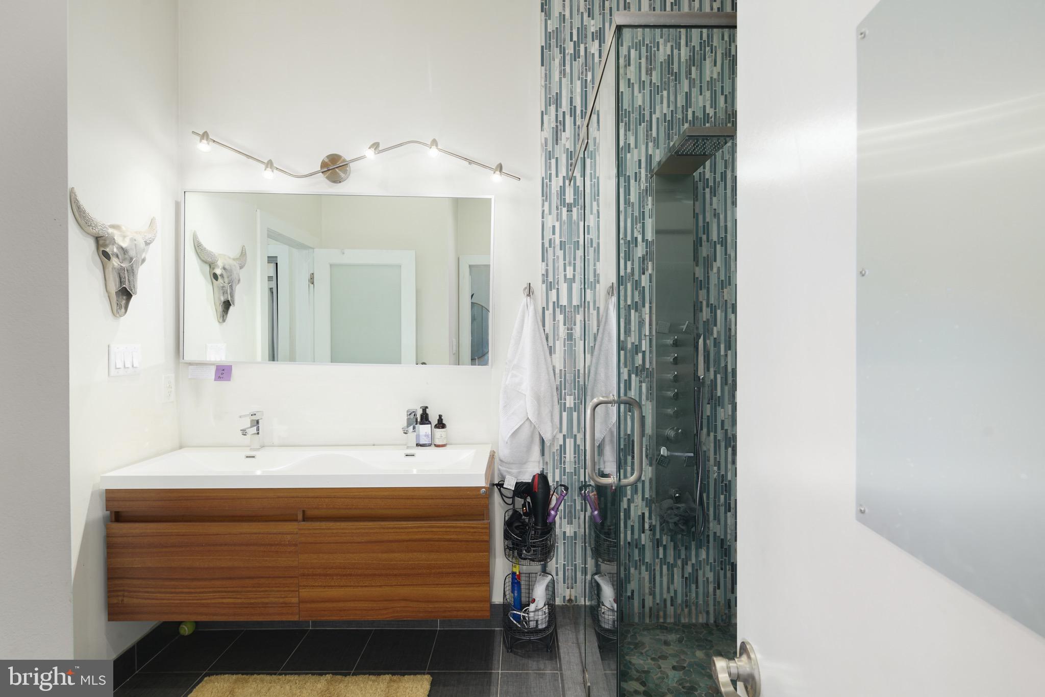 FAIRMOUNT - Residential