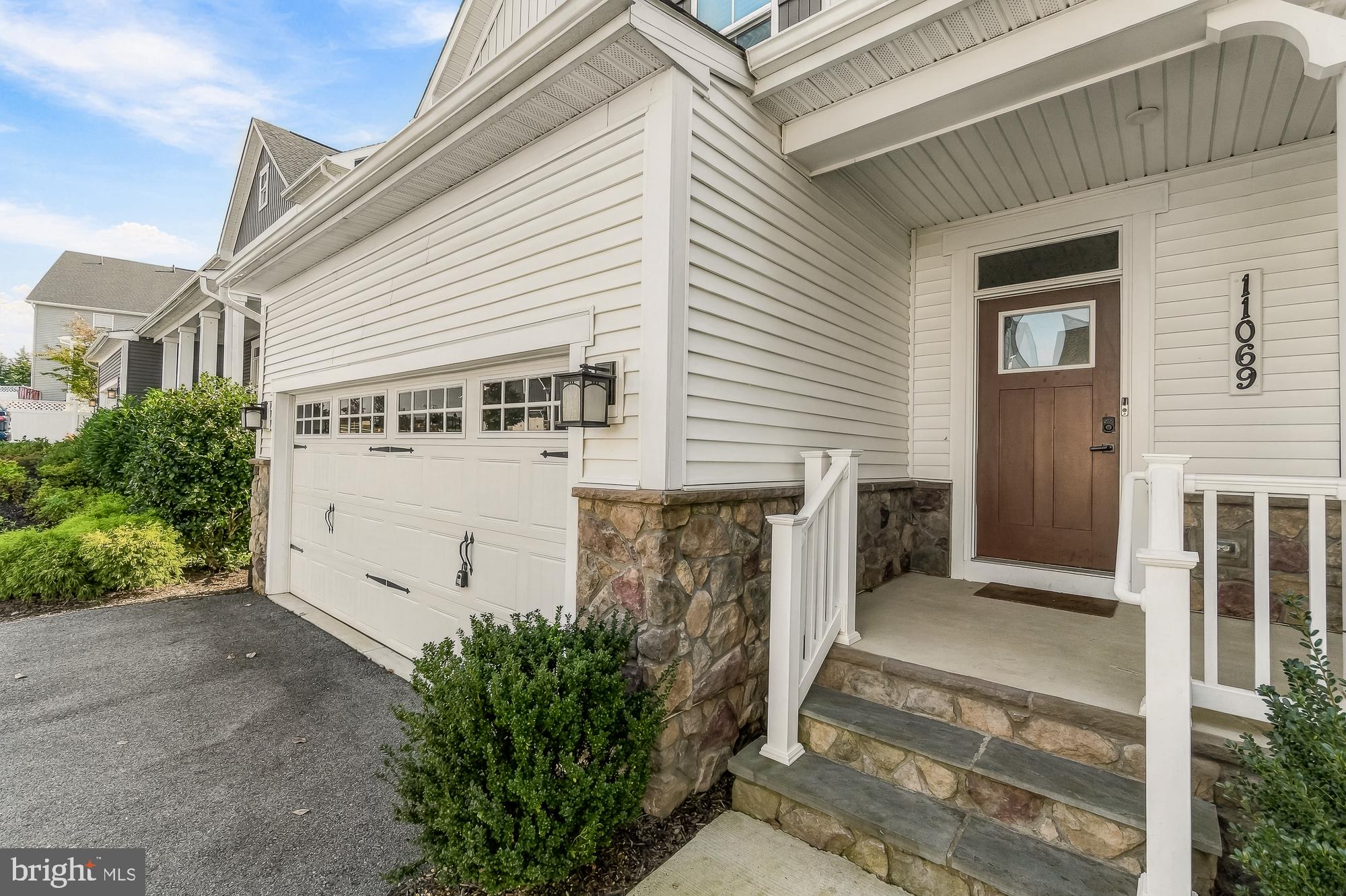 11069 EMERALD CROWN DRIVE